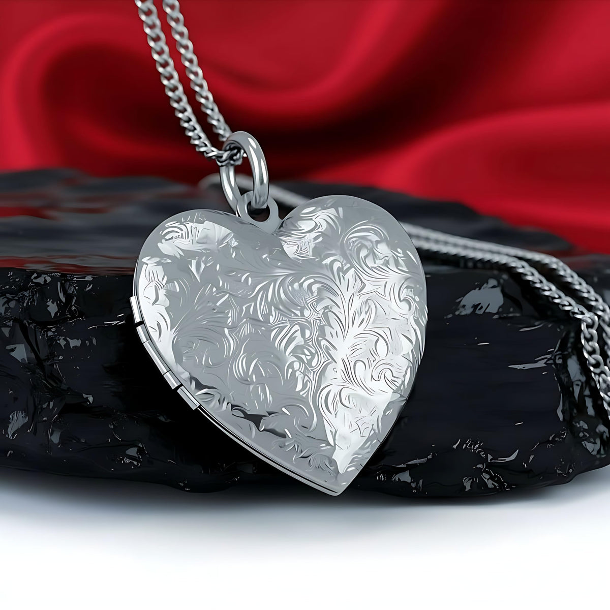 UNCLE LOL Vintage Silver Heart Locket Necklace – Engraved Photo Pendant for Women