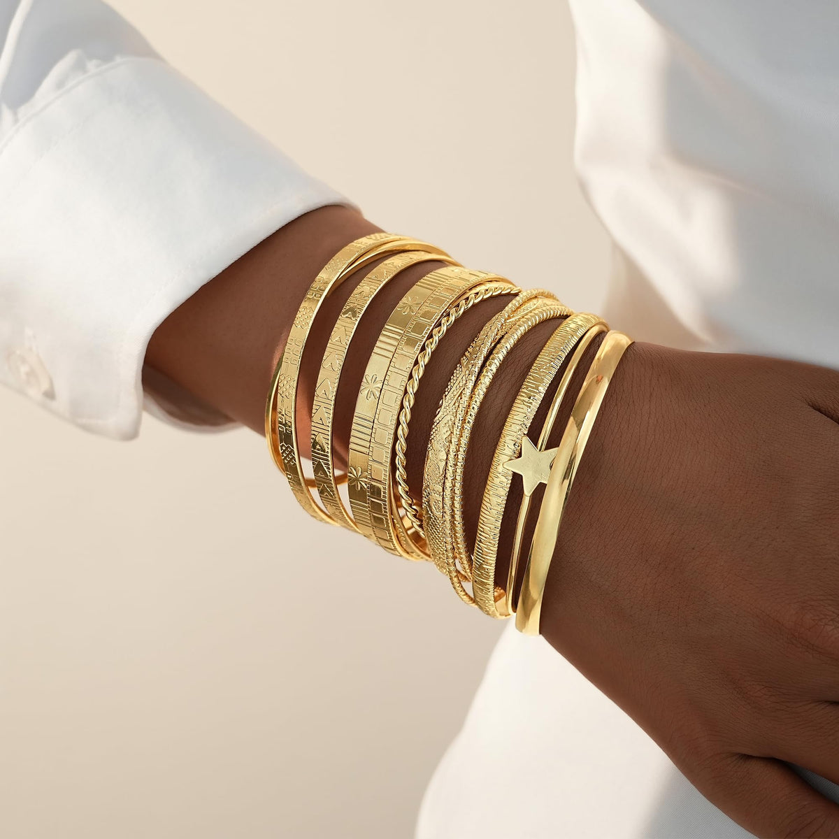 FAXHION Gold Bangle Bracelets for Women, 14 Pcs Multi Layer Stackable Bangle Set, 14K Gold Plated Textured Chunky Bracelets Boho Jewelrys Set