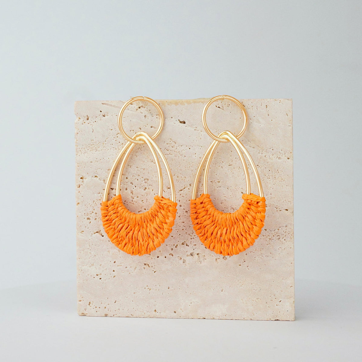 Raffia Hoop Earrings for Women Fun Boho Summer Beach Earrings Lightweight Handmade Straw Wicker Rattan Dangle Earrings Statement Geometric Round Drop Earrings
