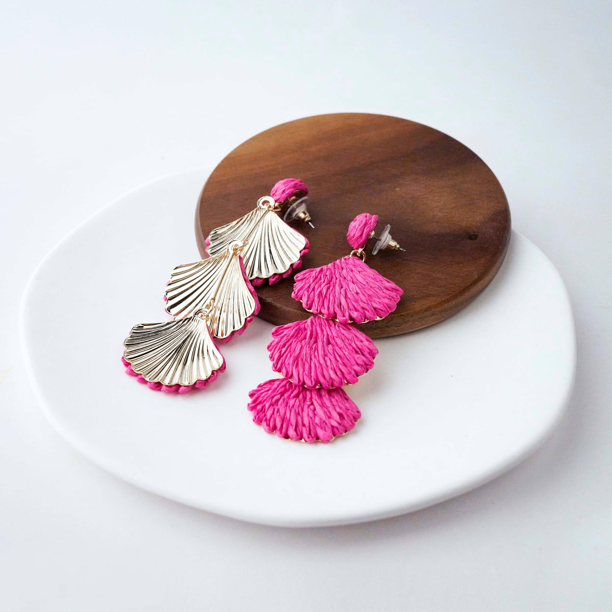 Raffia Dangle Earrings for Women - Boho Statement Rattan Drop Jewelry with Shell Design, Lightweight Summer Beach Trendy Accessories