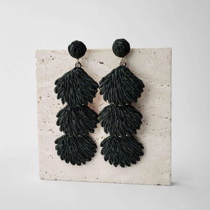 Raffia Dangle Earrings for Women - Boho Statement Rattan Drop Jewelry with Shell Design, Lightweight Summer Beach Trendy Accessories