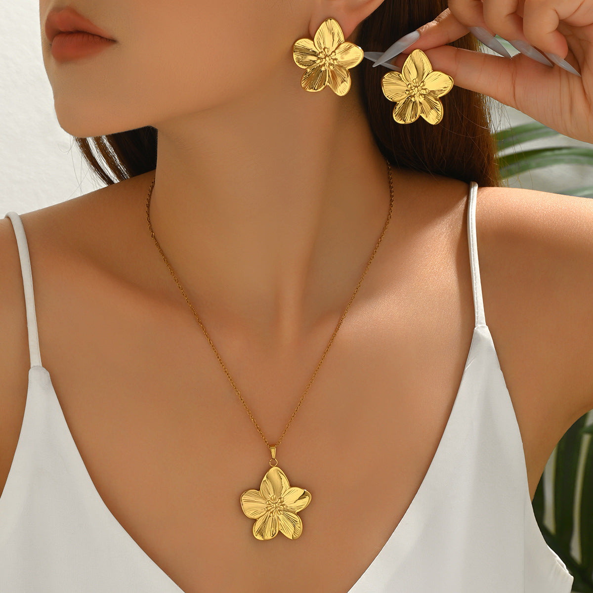 New Arrival Cross-border European American Women Jewelry Set, Geometric Electroplated Metal Floral Design Matching Flower Earrings &amp; Necklace, Versatile Daily Neck Ear Ornaments