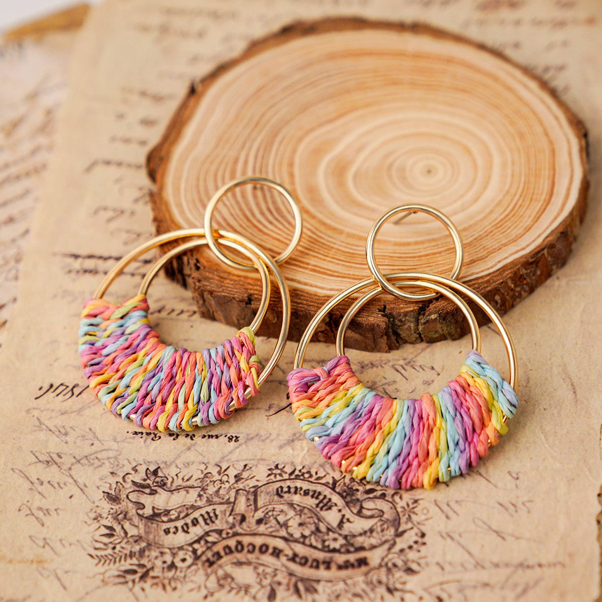 Raffia Hoop Earrings for Women Fun Boho Summer Beach Earrings Lightweight Handmade Straw Wicker Rattan Dangle Earrings Statement Geometric Round Drop Earrings