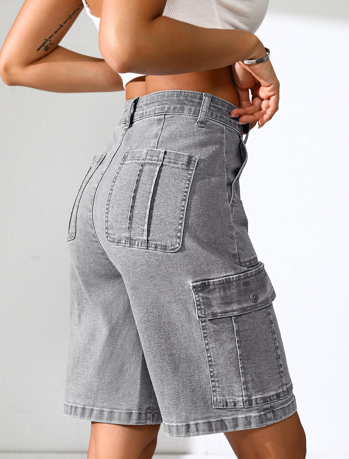 Women High Waisted Bermuda Cargo Shorts - 6 Pockets Stretchy Knee Length Summer Shorts
