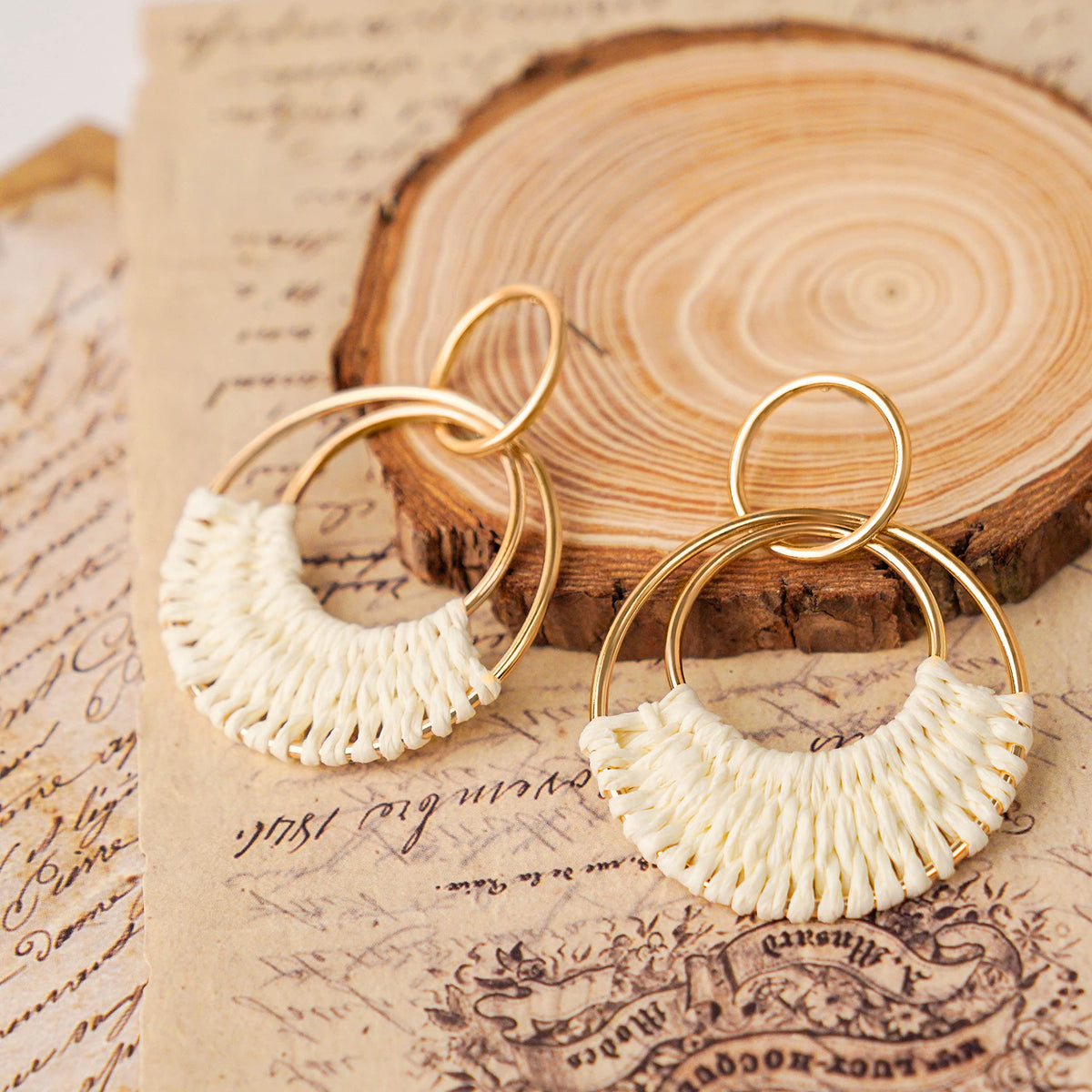 Raffia Hoop Earrings for Women Fun Boho Summer Beach Earrings Lightweight Handmade Straw Wicker Rattan Dangle Earrings Statement Geometric Round Drop Earrings
