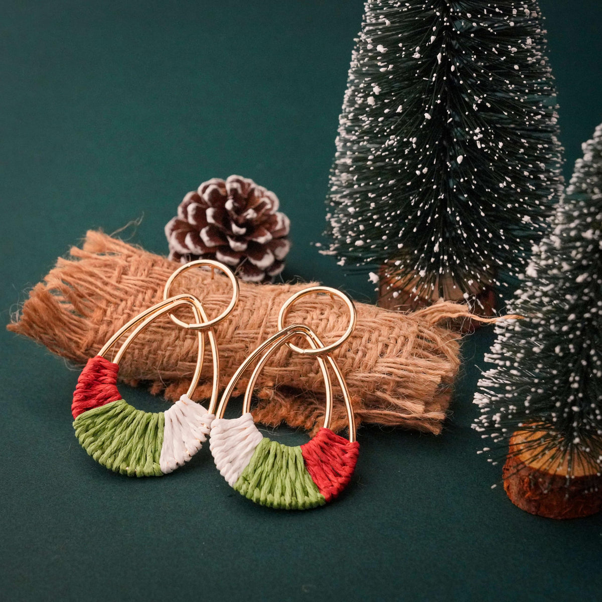 Raffia Hoop Earrings for Women Fun Boho Summer Beach Earrings Lightweight Handmade Straw Wicker Rattan Dangle Earrings Statement Geometric Round Drop Earrings