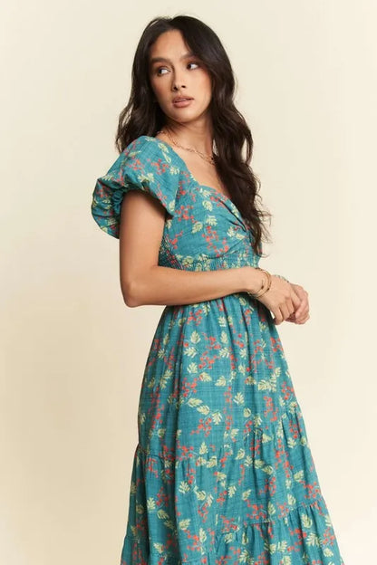 Davi &amp; Dani Lightweight Sweetheart Neck Textured Tiered Maxi Dress