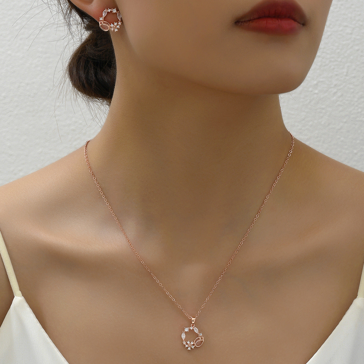 Korean SoftSweet Jewelry Set, Minimal Cubic Zirconia Inlaid Stud Earrings &amp; Niche Design Clavicle Necklace For Women