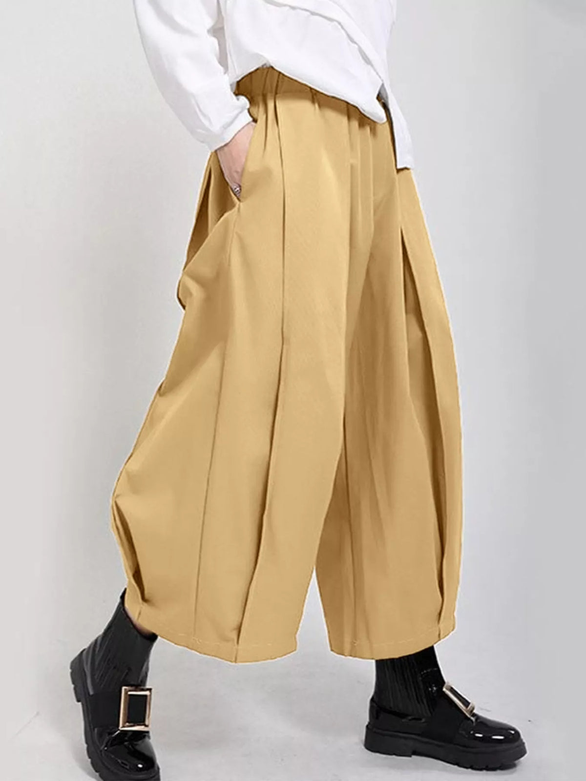 Wide Leg Pleated Detail Pants