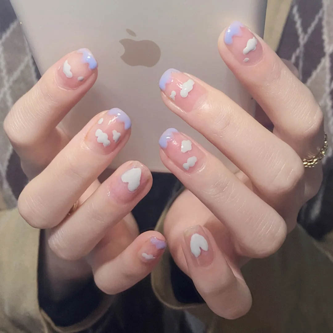 Fashionable Blue and Graffiti Pattern Fake Nails