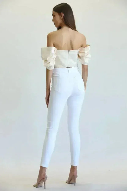 Off the Shoulder Summer Tops – Stylish &amp; Chic for Every Occasion