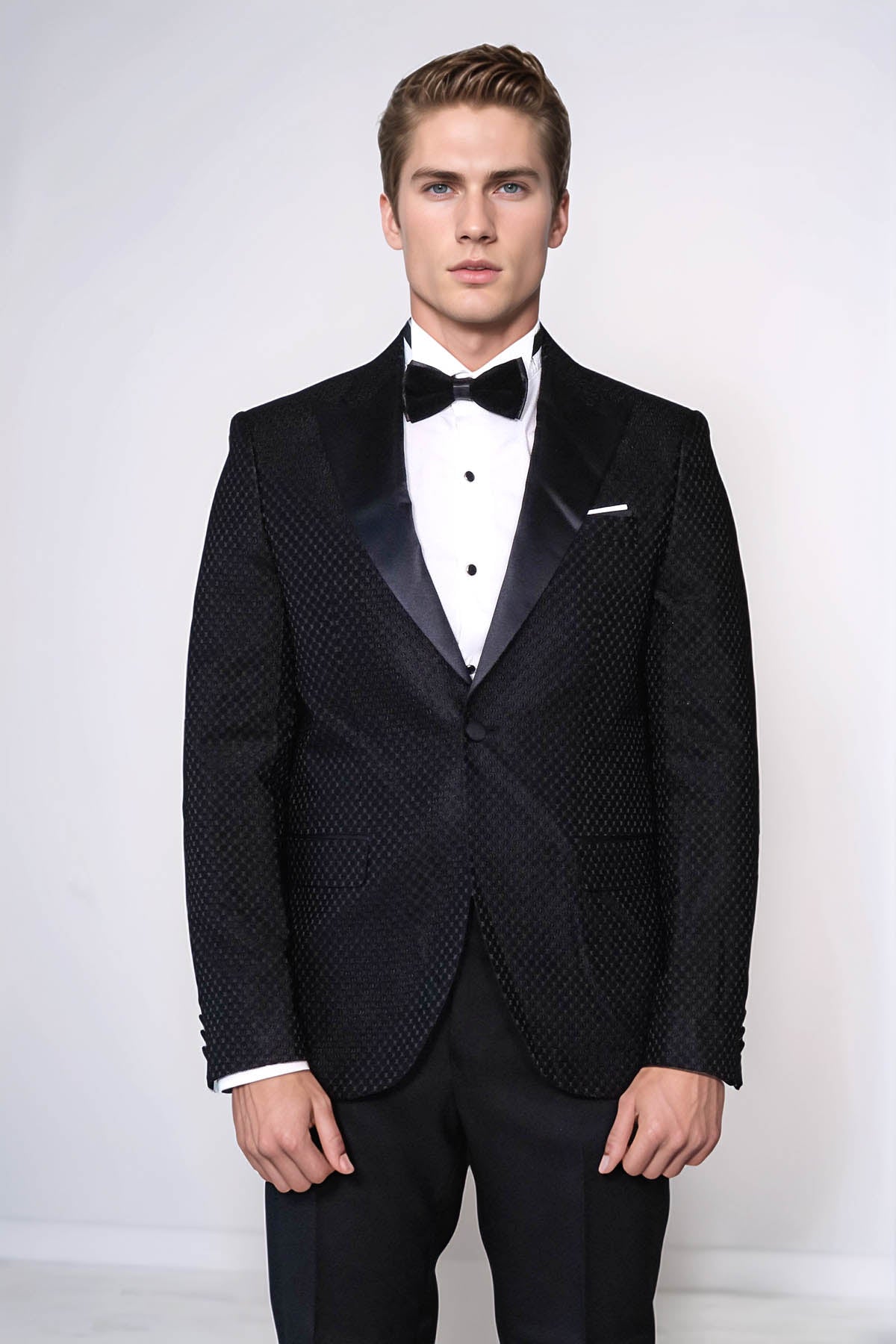 Satin Peak Lapel Textured Men&