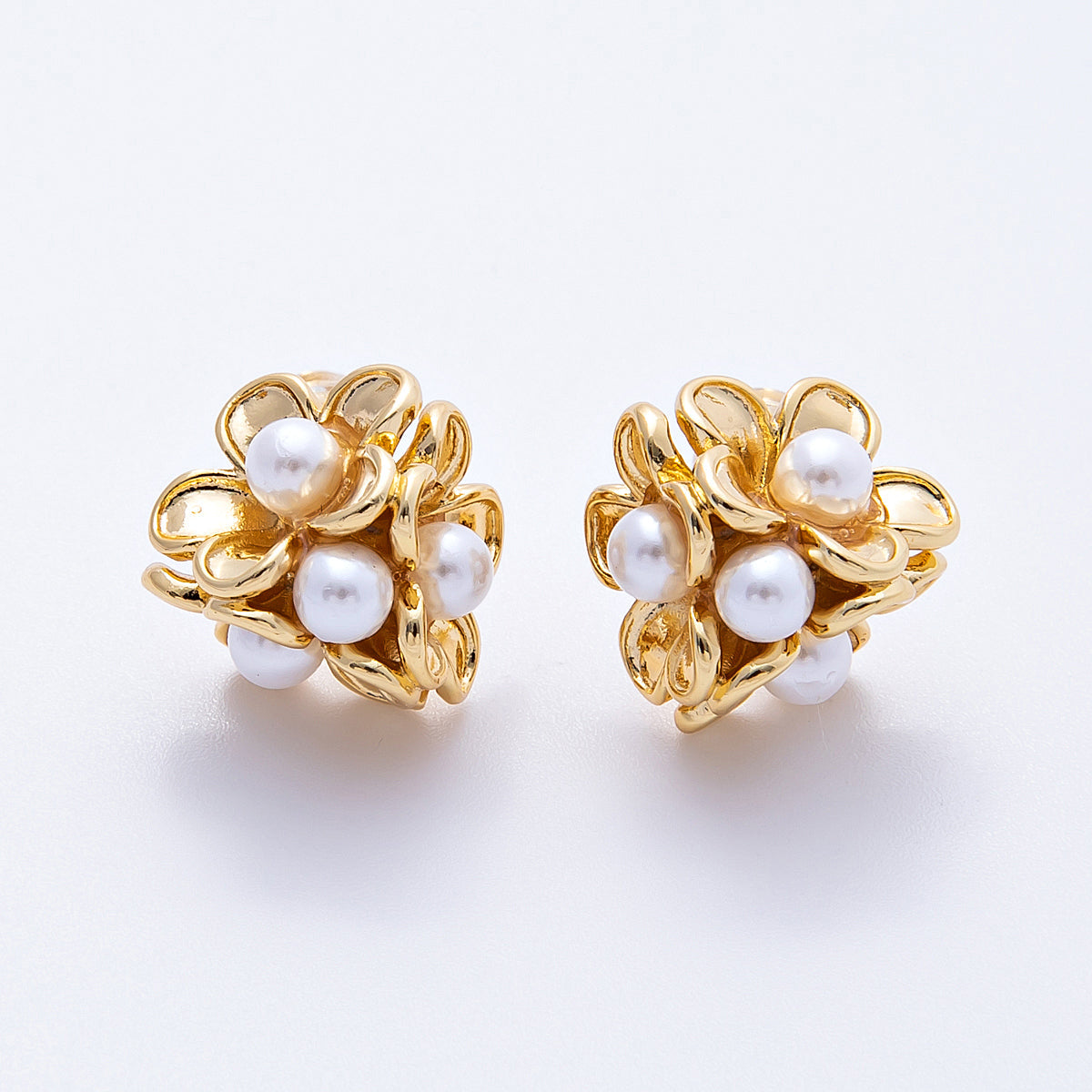 16K Gold Filled Shell Pearl Daisy Flower Studs | Earrings-00165