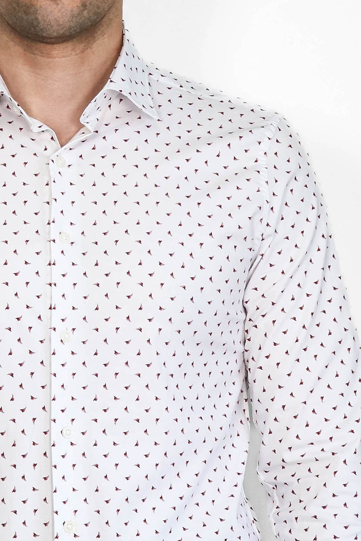Men’s White Shirt with Minimal Burgundy Pattern – Wessi
