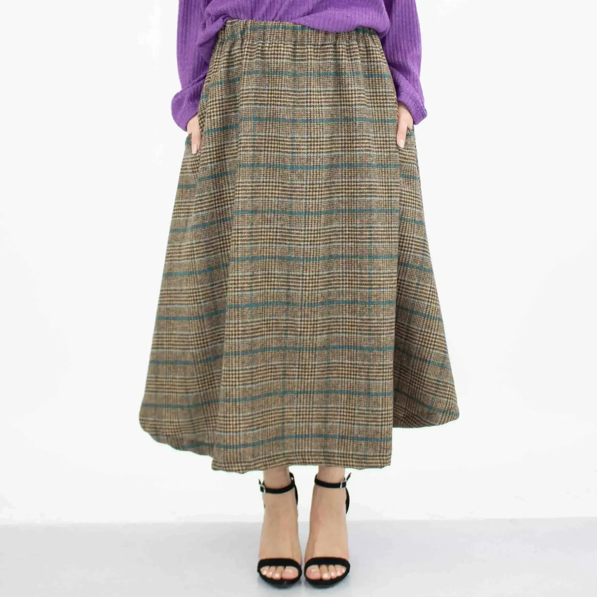 Plaid Flare Midi Skirt with Pockets – Stylish &amp; Comfortable Gray Skirt