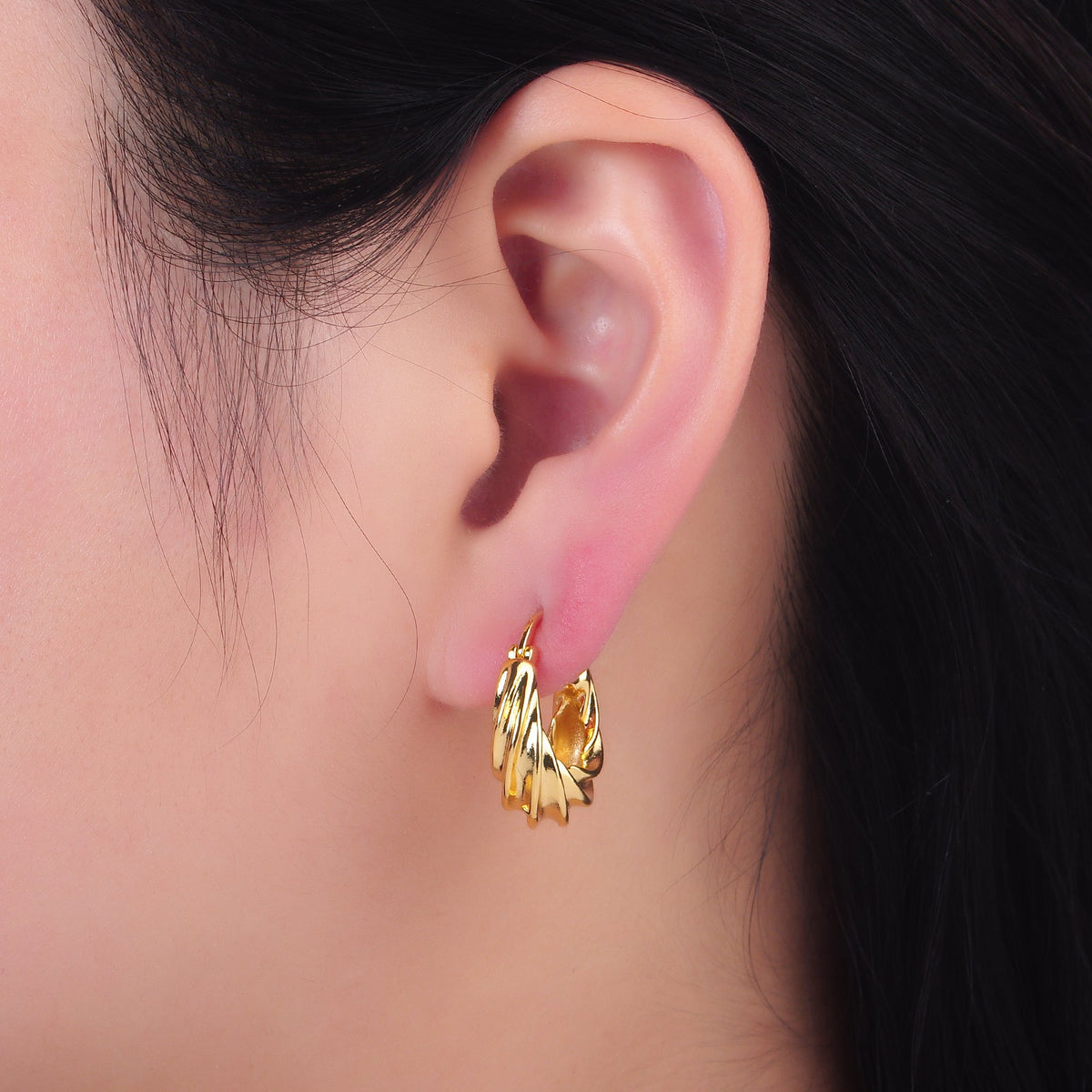 24K Gold Filled 20mm Twisted Dome Latch Hoop Earrings | AB351