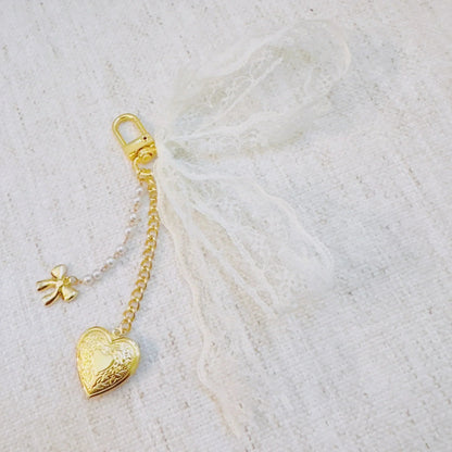 Lace &amp; Love Heart Bag Charm  – White Bow with Gold Heart | Romantic