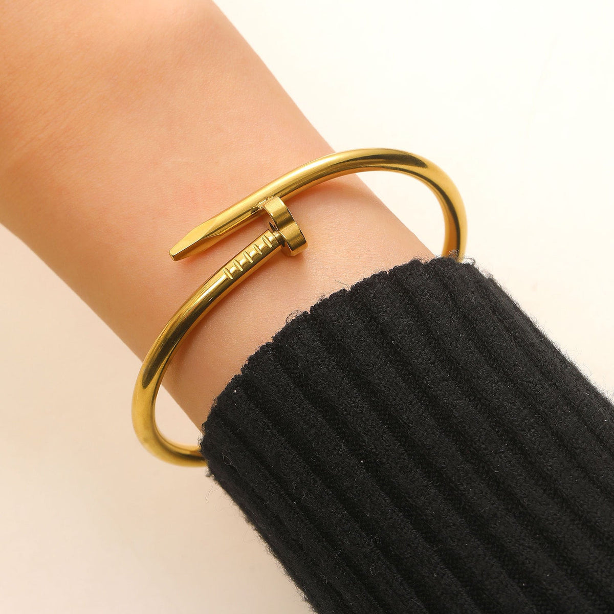 Stainless Steel Gold Bangle Set Zircon Inlaid Nail &amp; Lucky Four Leaf Clover Bangles