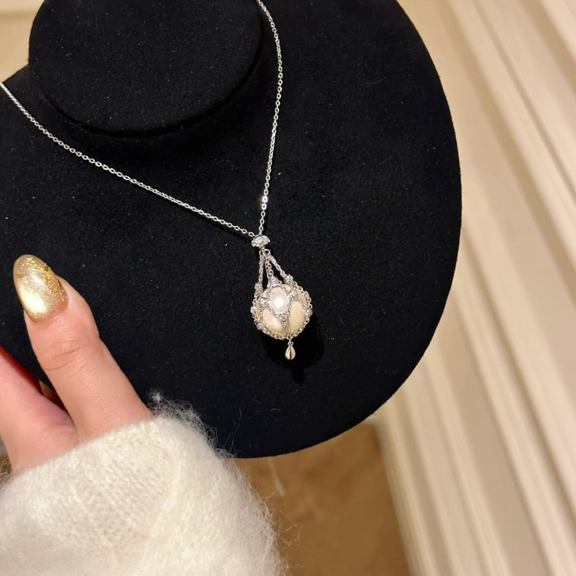 lavalier necklace