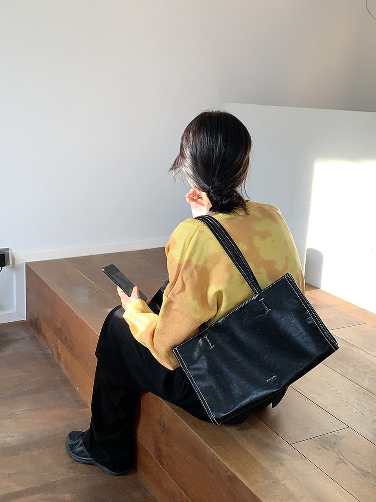 stylish tote bag, large capacity shoulder bag, tote bag chic, casual women&