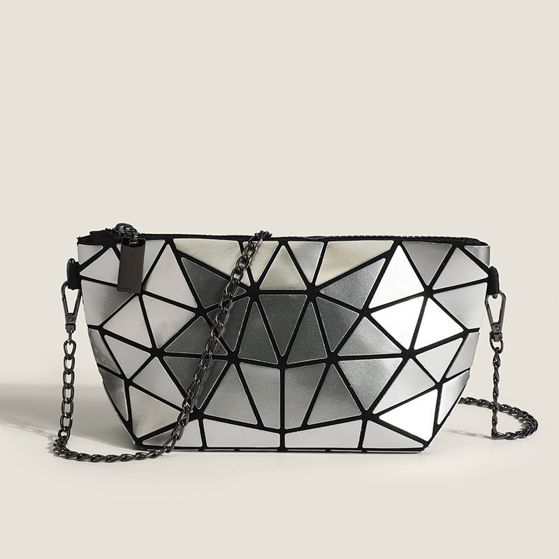Geometric mini diamond crossbody bag, luminous laser shoulder Crossbody bag, chain bag small, fashionable versatile small purse