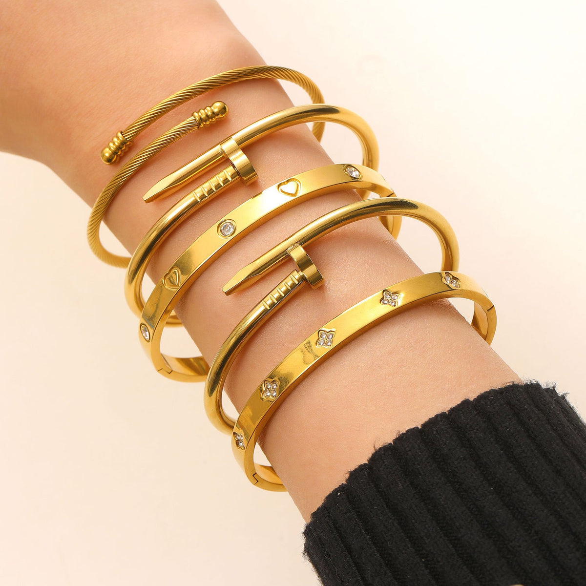 Stainless Steel Gold Bangle Set Zircon Inlaid Nail &amp; Lucky Four Leaf Clover Bangles