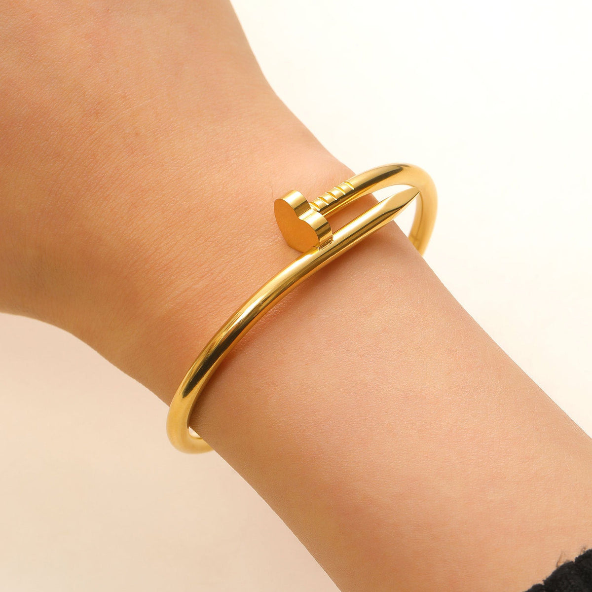 Stainless Steel Gold Bangle Set Zircon Inlaid Nail &amp; Lucky Four Leaf Clover Bangles