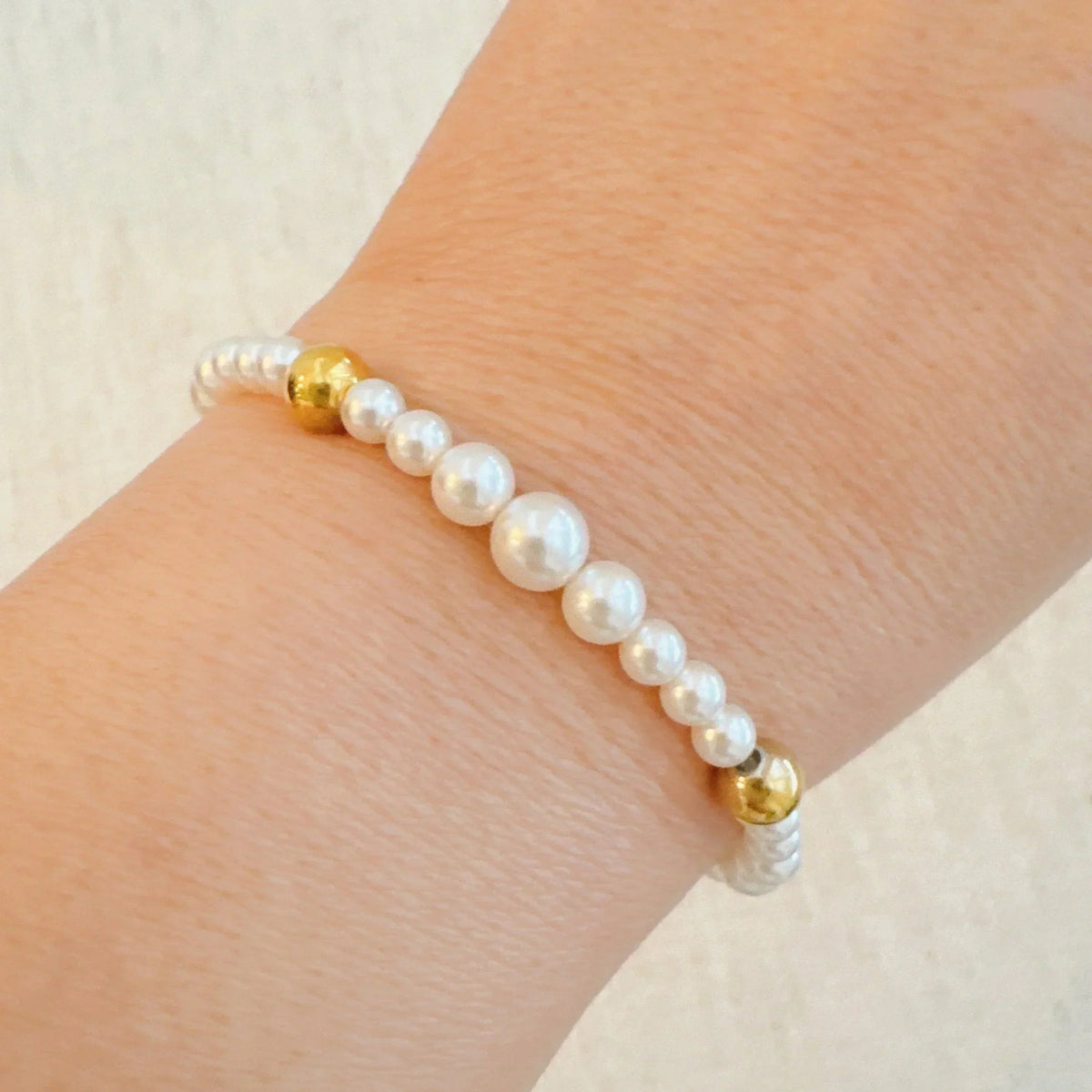 Pearl &amp; Gold Beaded Stretch Bracelet