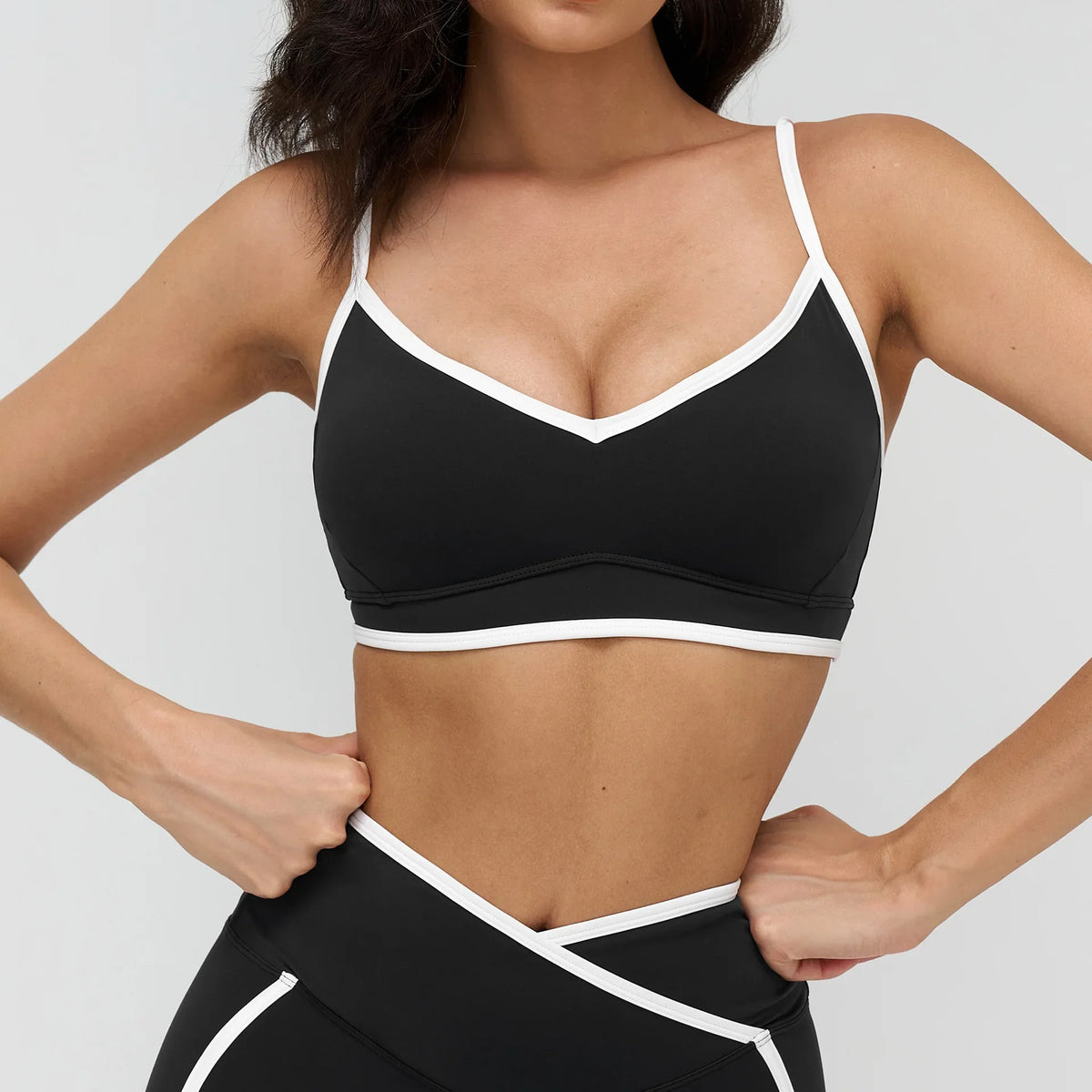 Women Bra Shockproof Gym Top Women Underwear Thin Strap Halter Sports Bras Scrunch Push-up Workout Yoga Tank Tops Women&