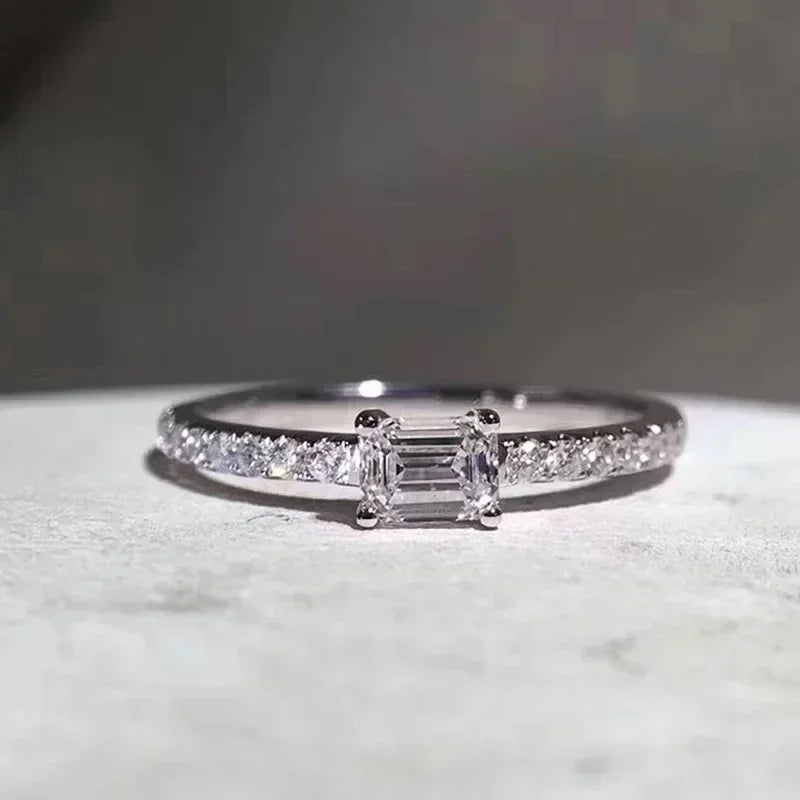 2025 New Shiny Zircon Ring Engagement Ceremony Women&