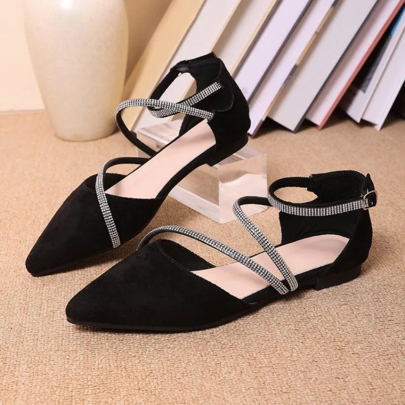 New black minimalist style sandals for summer 2026 pointed and comfortable casual women&