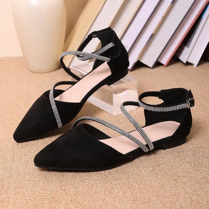 New black minimalist style sandals for summer 2026 pointed and comfortable casual women&