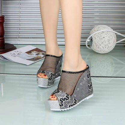Summer Women Shoes Retro Ethnic High Heels Platform Embroidery slippers Wedge Beach Flip Flops Women Flowers Slides