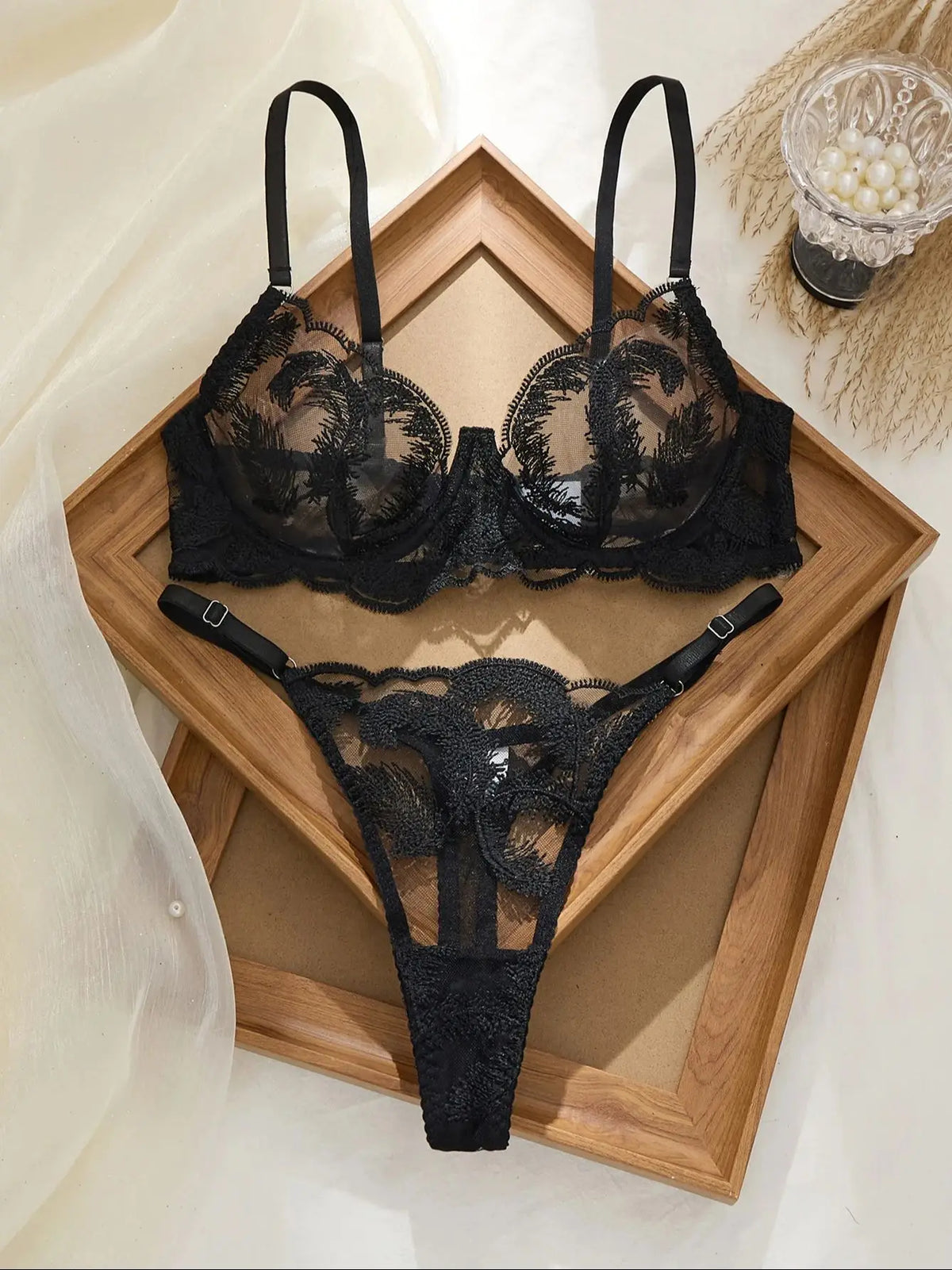 Black Feathers Comfortable Underwear Set Soft And Stylish Women&