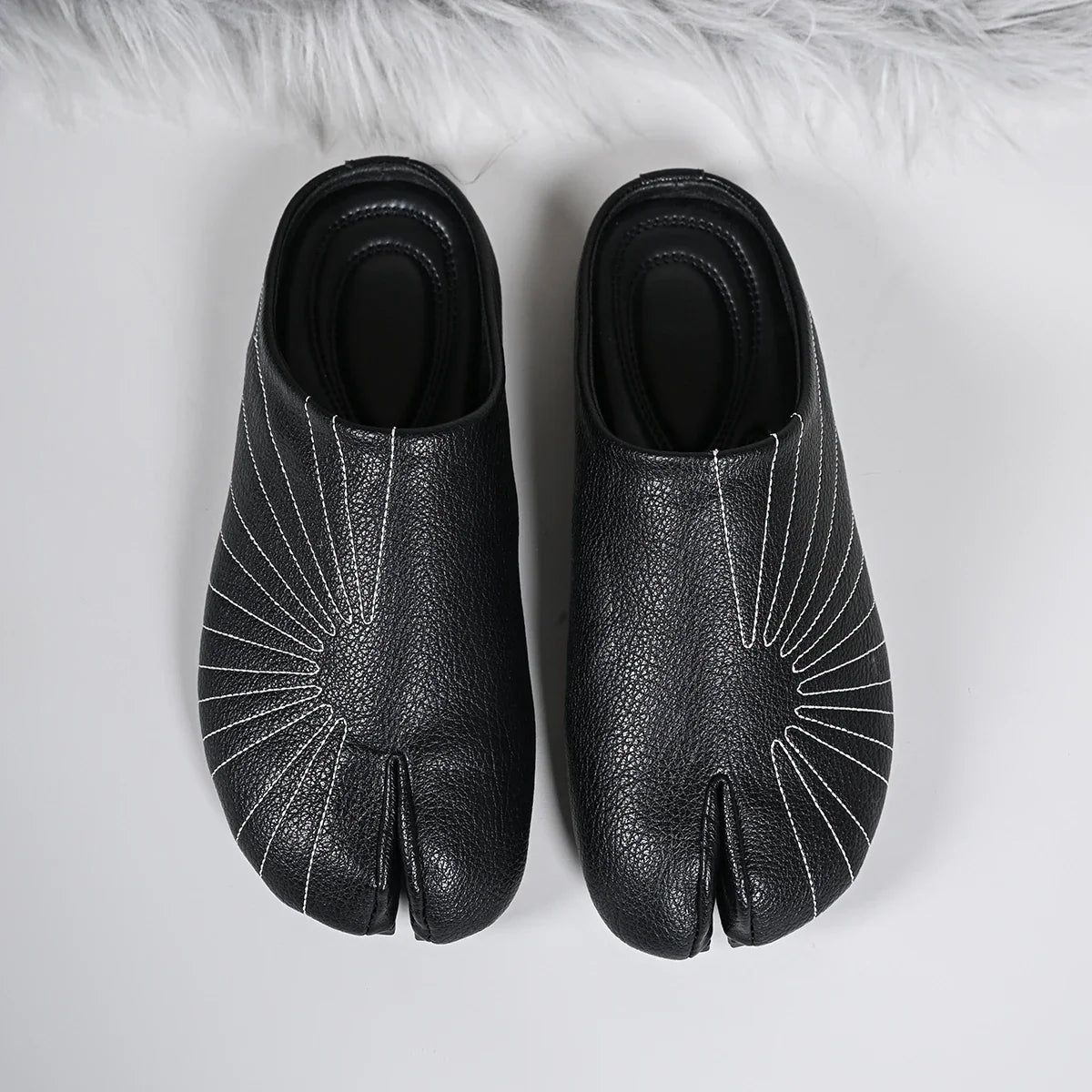 Women Tabi Split Toe Mules Sunburst Stitch Soft Leather Closed Toe Backless Slip‑On Flat Casual Shoes