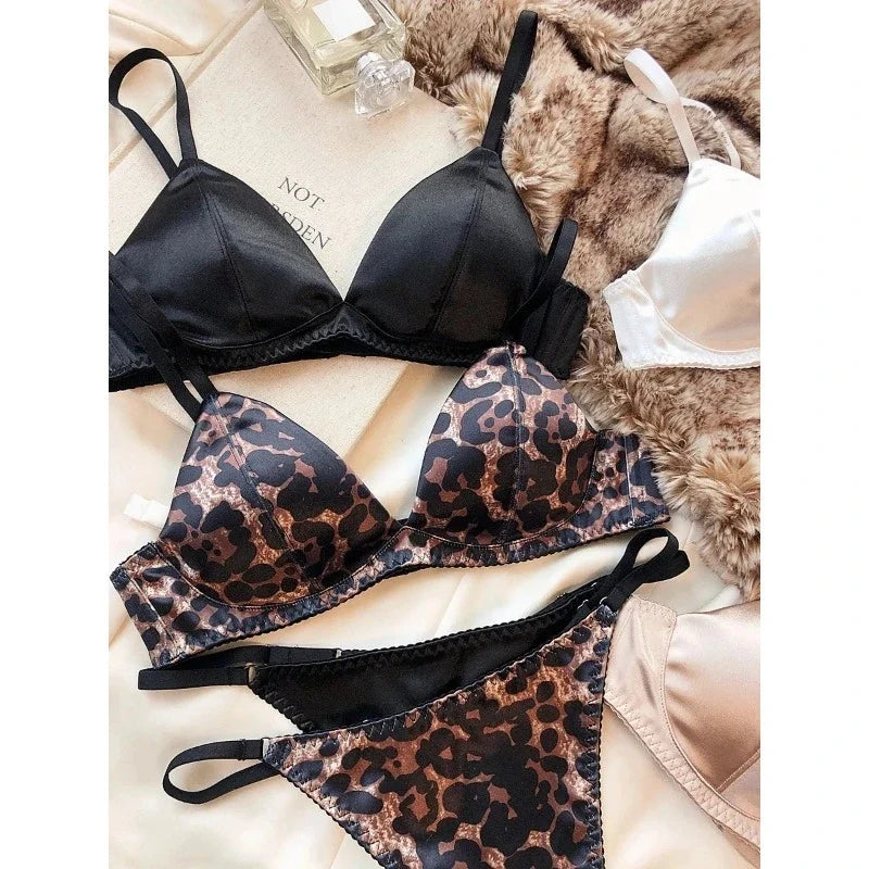 Summer Women Underwear Set Sexy Silken Triangle Cup Wireless Bras French Bralette Seamless Intimates Bra and Thong Lingerie Set