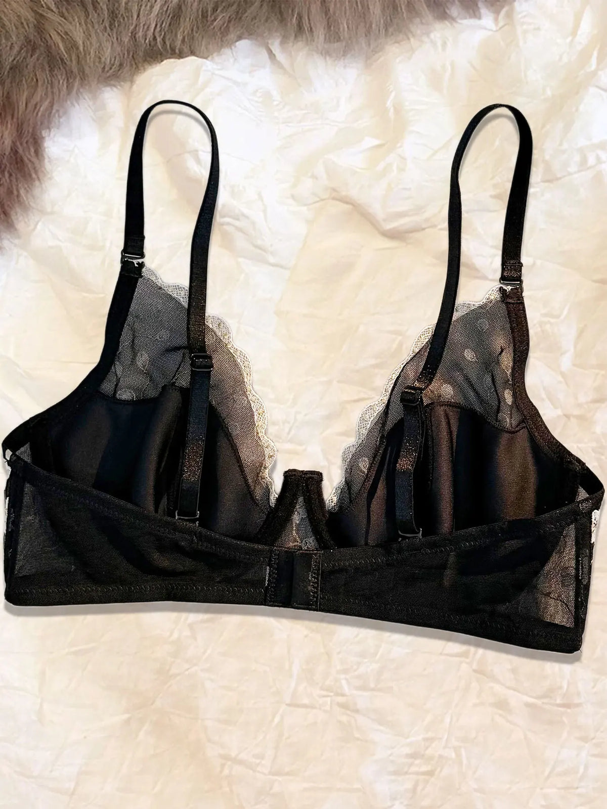 Underwear for Girls, Summer Thin Style, Pure and Sweet, Embroidered Lace, Underwire, Slimming, Deep V, Beautiful Back Bra