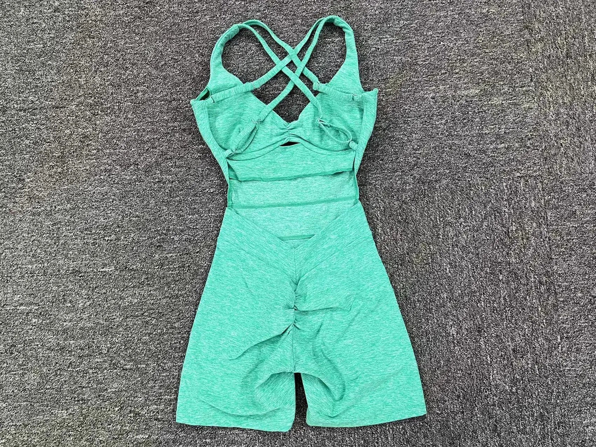 Adjustable double straps Open back  V shape back design Scrunch butt No front seam Flatlock Inseam  Removable pads BODYSUIT