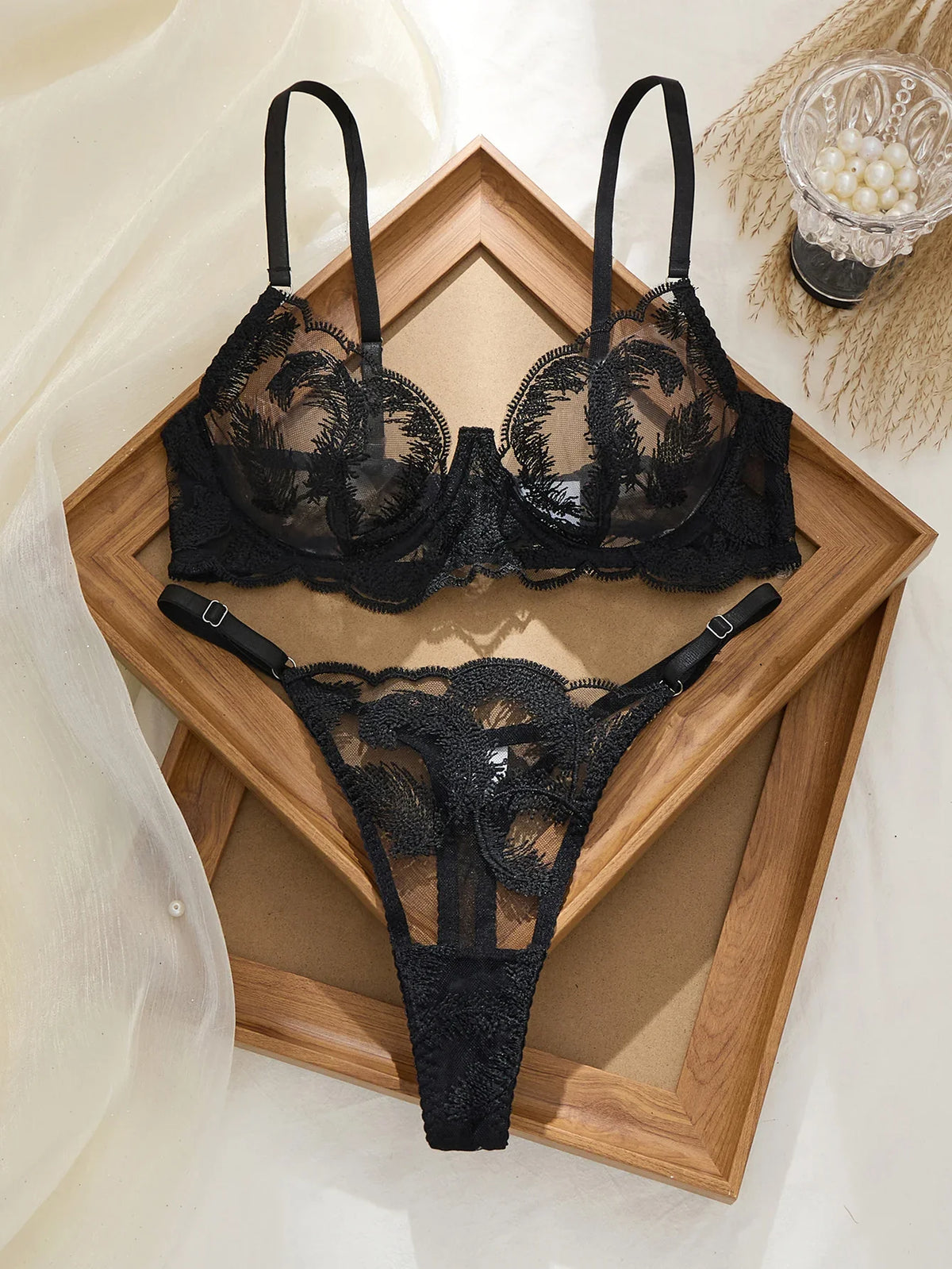 Black Feathers Comfortable Underwear Set Soft And Stylish Women&