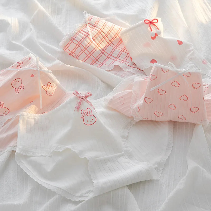 1 Pack Kawaii Rabbit Heart Print Briefs with Ruffles Trim Women&