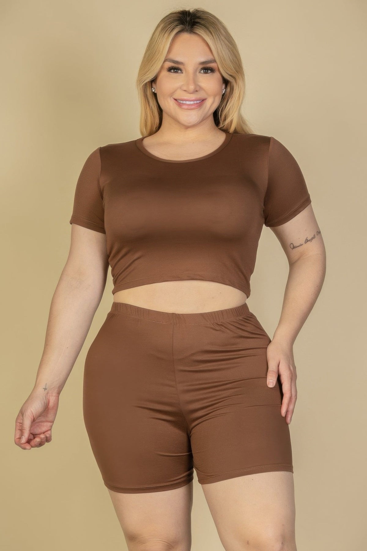 Plus Size Short Sleeve Crop Top &amp; Shorts Set