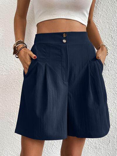 Pocketed Half Elastic Waist Shorts with Side Pockets