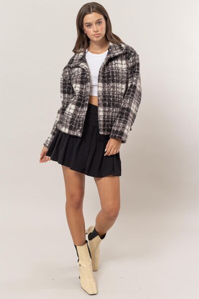 Timeless Plaid Collared Neck Bouclé Jacket with Pockets Elegant Retro Outerwear Women Jacket