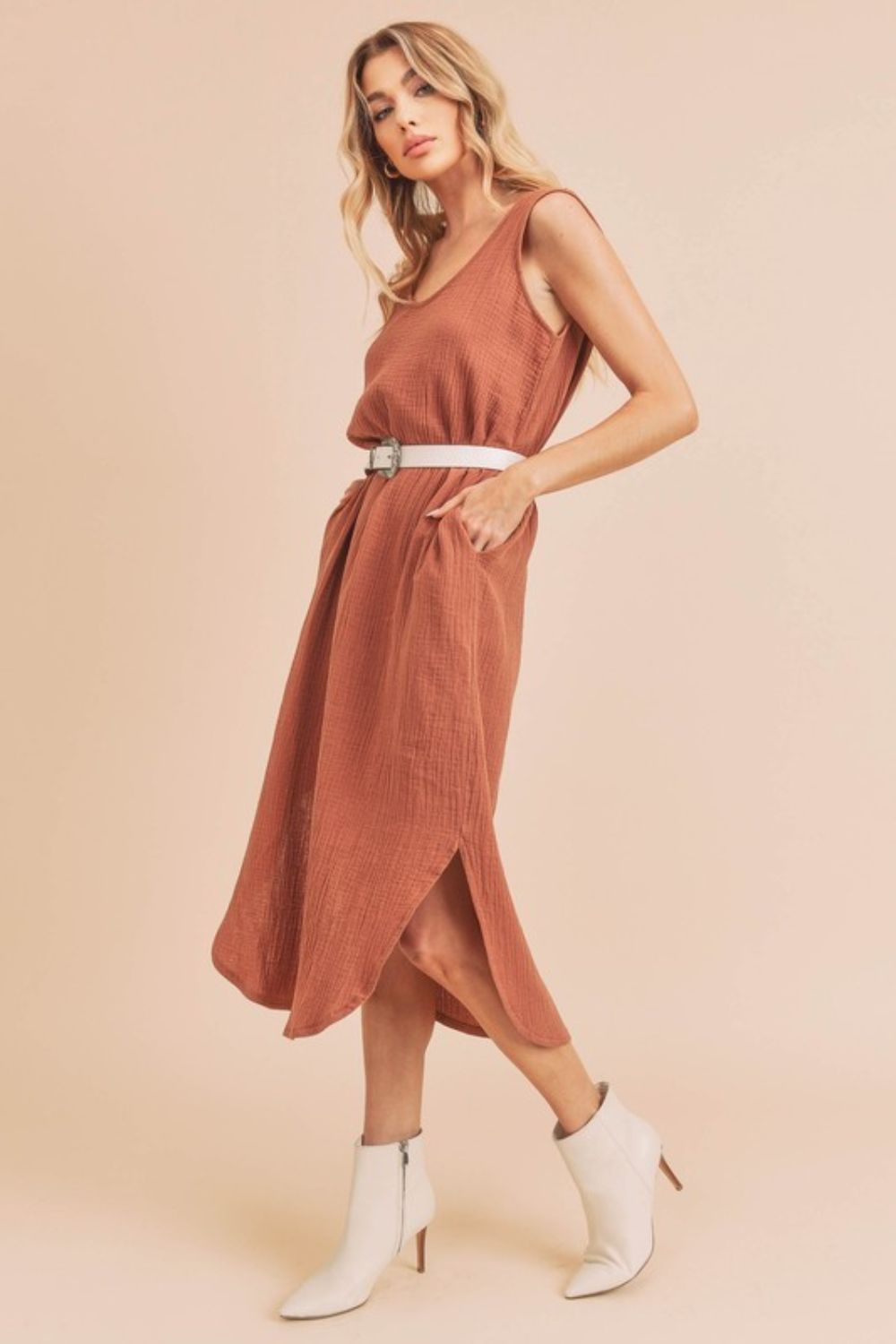 Round Neck Midi Tank Dress with Pockets Casual, Comfortable &amp; Functional for Everyday Wear