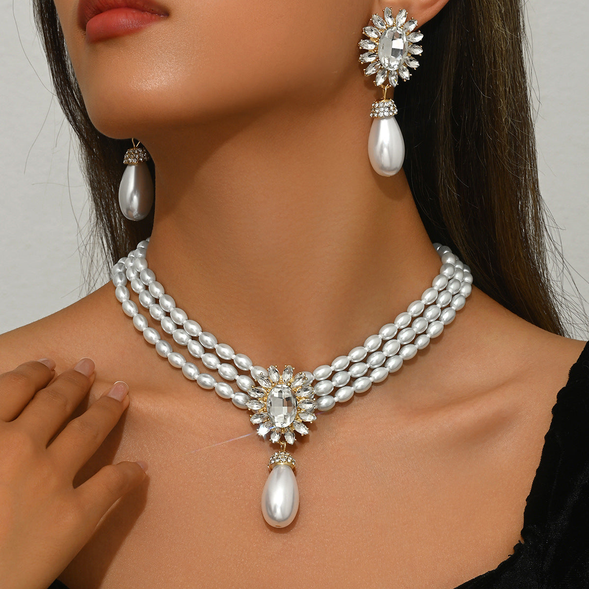 Geometric Light Luxury European American Women Jewelry Set, Niche Crystal Inlaid Multi-Layer Clavicle Chain Pearl Necklace &amp; Matching Earrings