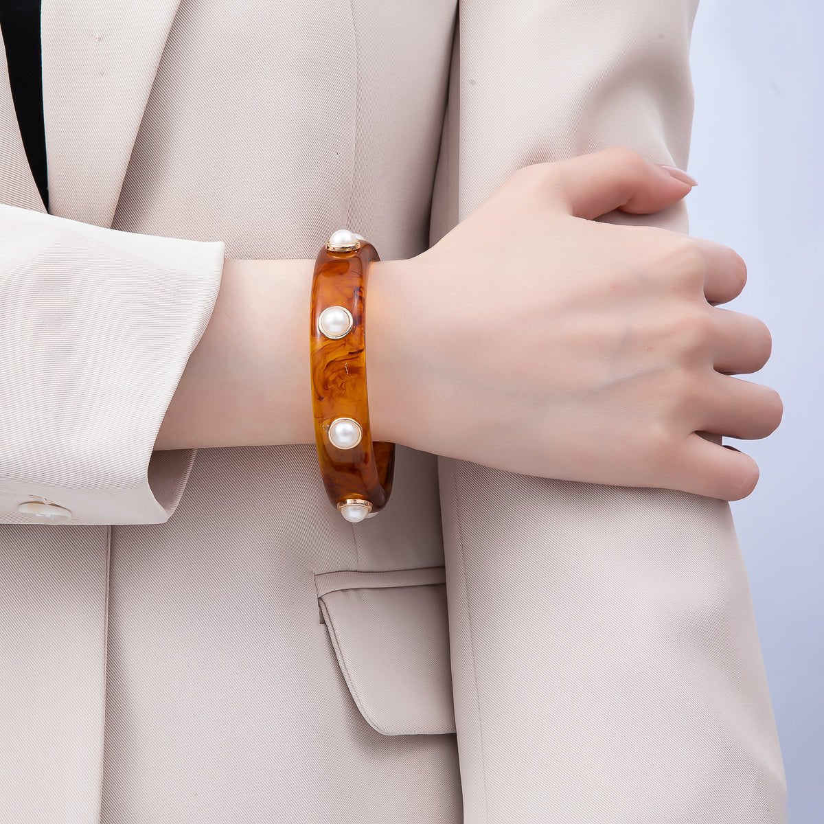 Black, Brown Tortoiseshell Shell Pearl Round Beaded Acrylic Resin Bangle Bracelet | WA-04439 WA-04440
