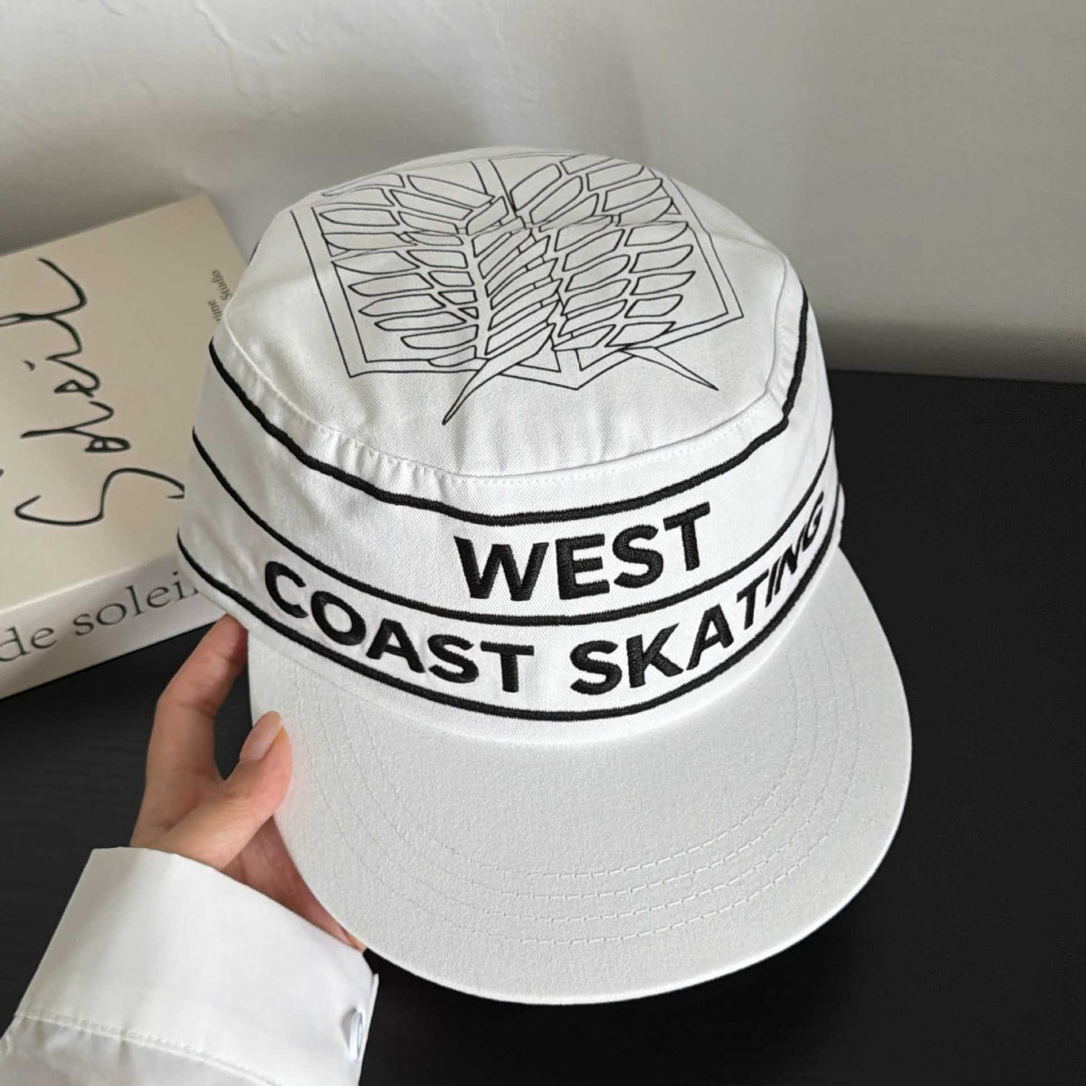 Street Hip-hop Style Letter Embroidery Flat Cap With Retro Color Contrast Hip-hop Stripes Flat Cap, Versatile Trendy Hat