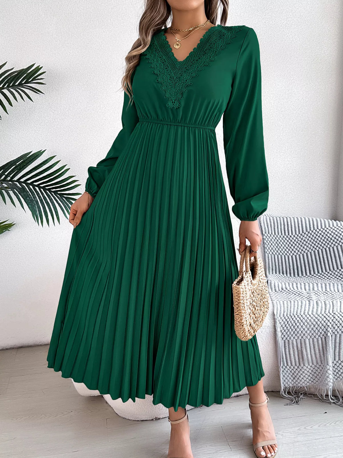 Lace Detail V-Neck Pleated Dress