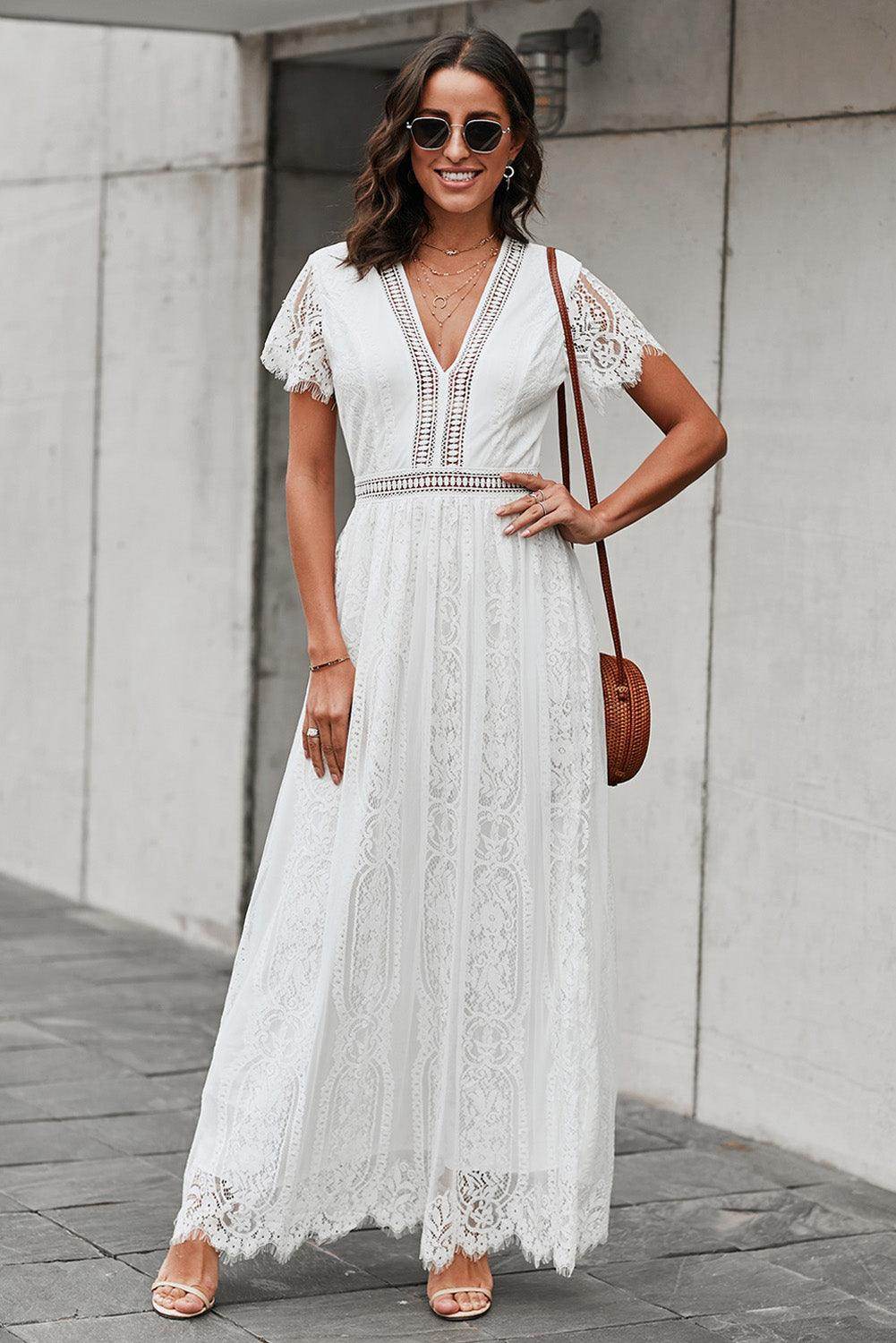 Scalloped Trim Lace Plunge Dress for Elegant Occasions