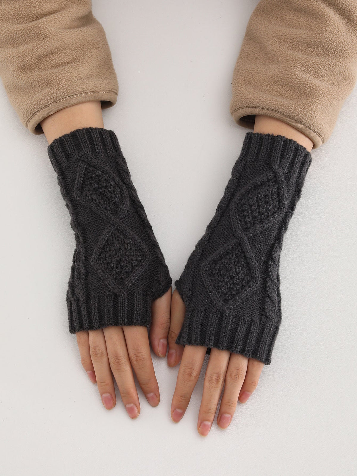 Winter Thermal Soft Acrylic Diamond Cable Knit Multi Color Wrist Length Fingerless Women Daily Use Gloves